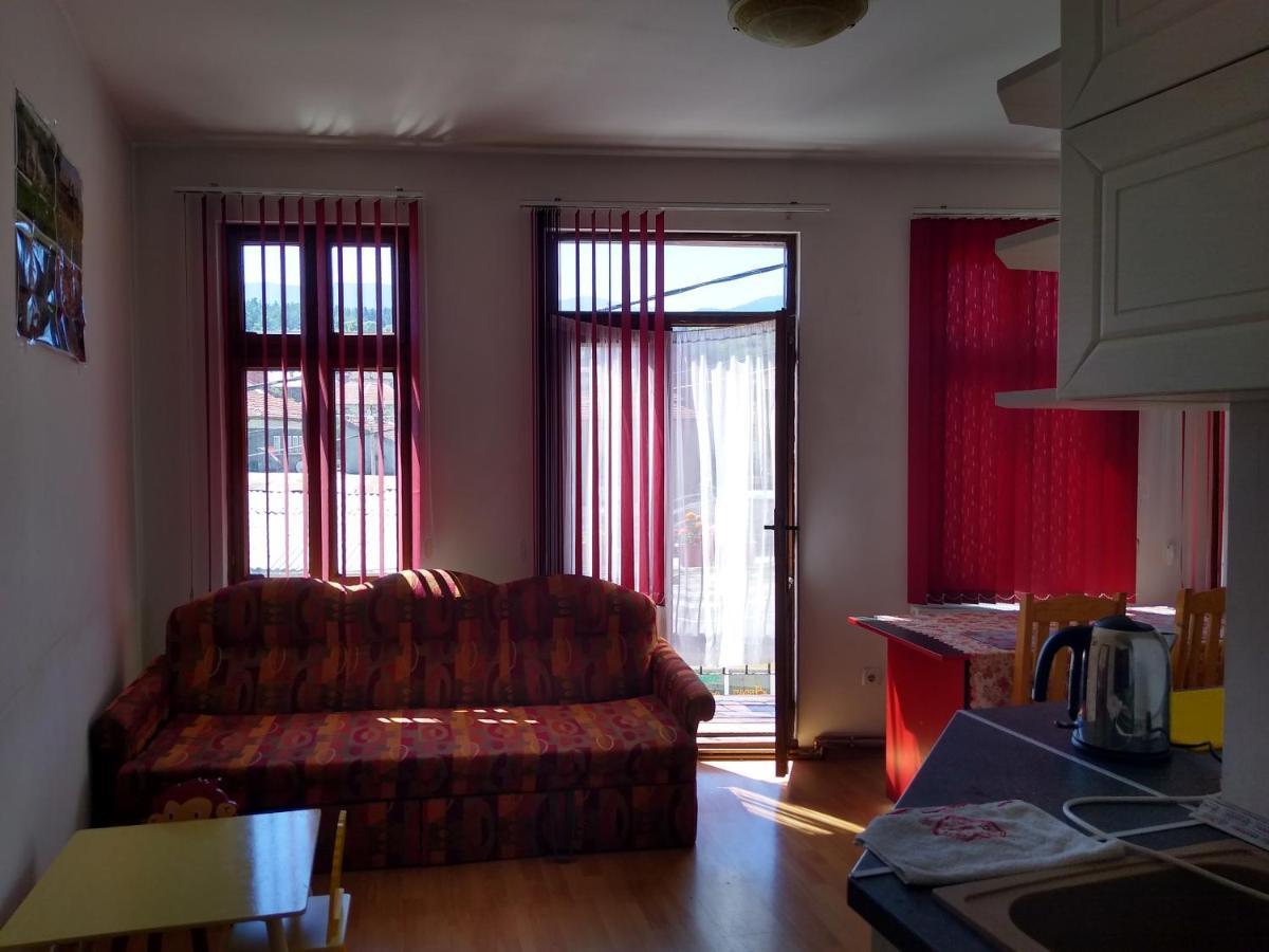 Guest House - Μπατάκ Εξωτερικό φωτογραφία