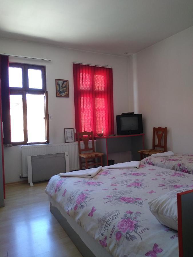 Guest House - Μπατάκ Εξωτερικό φωτογραφία