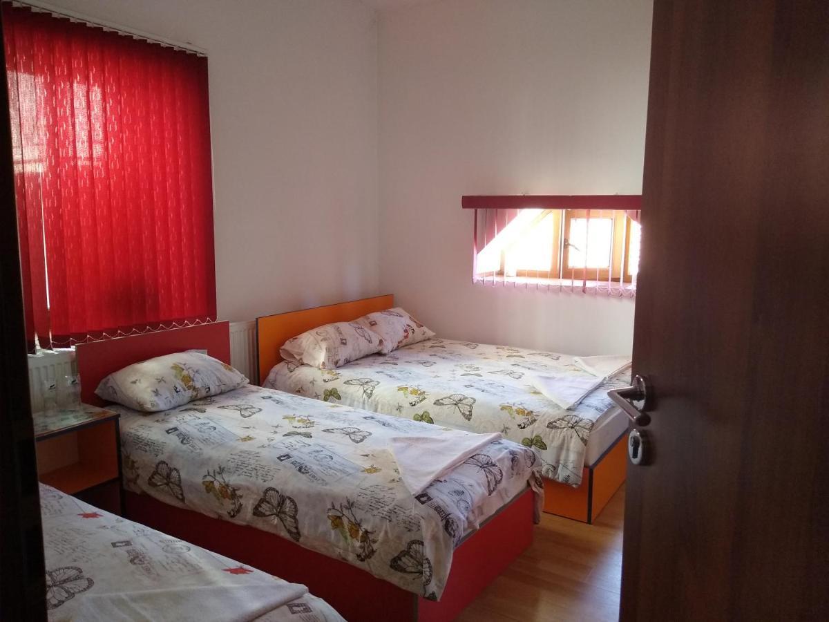 Guest House - Μπατάκ Εξωτερικό φωτογραφία