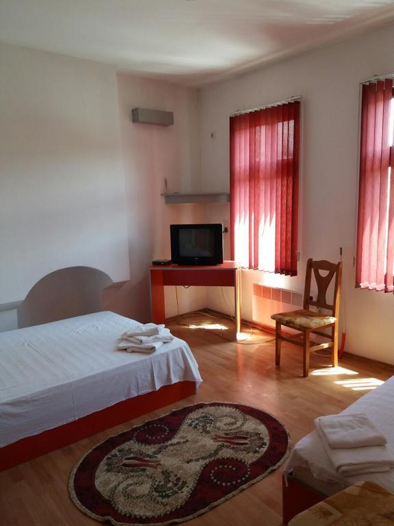 Guest House - Μπατάκ Εξωτερικό φωτογραφία