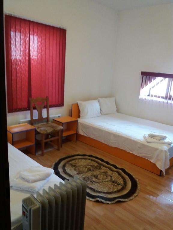 Guest House - Μπατάκ Εξωτερικό φωτογραφία