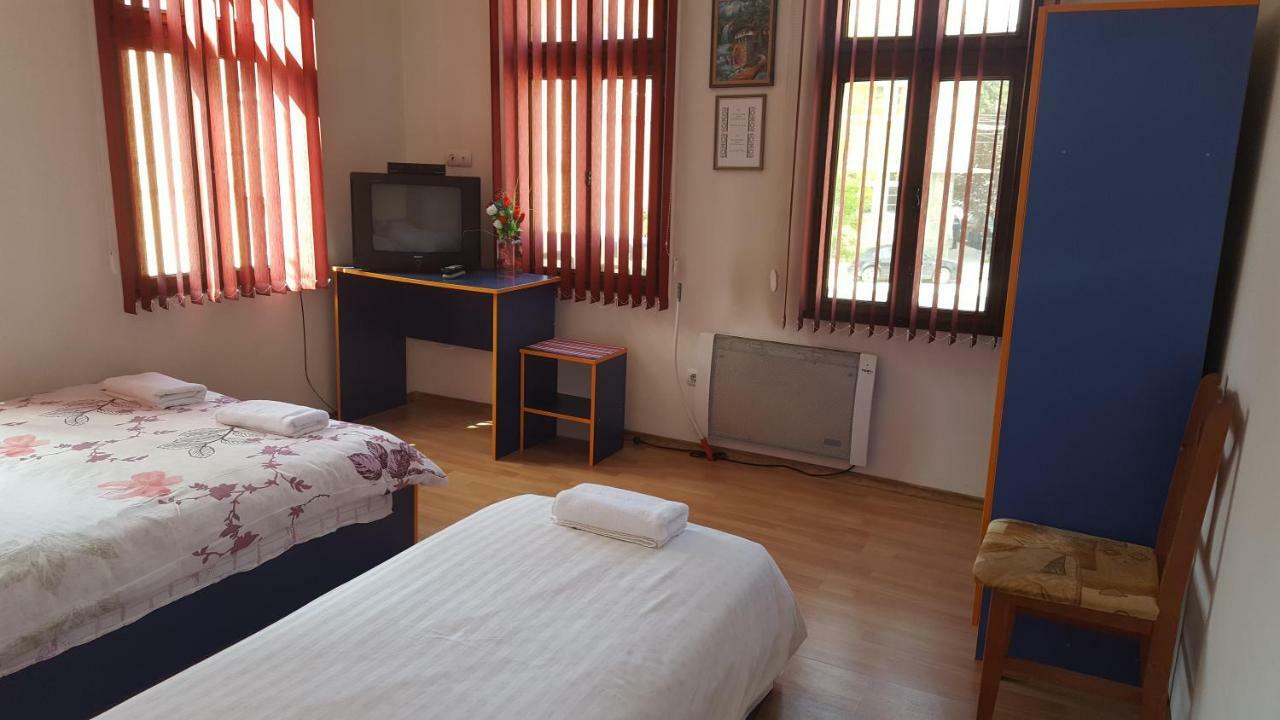 Guest House - Μπατάκ Εξωτερικό φωτογραφία